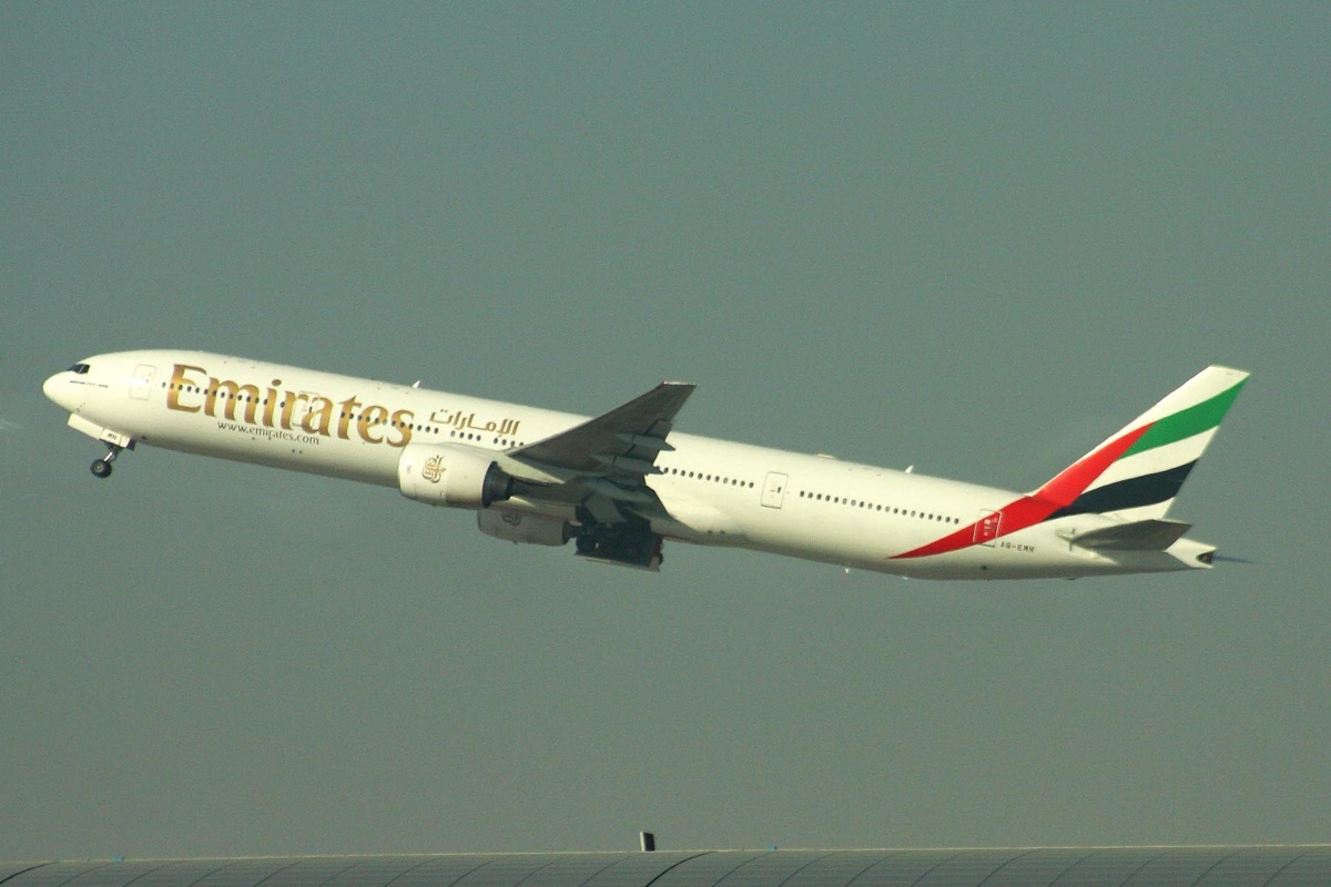 ダバイ国際空港にあるB777航空機