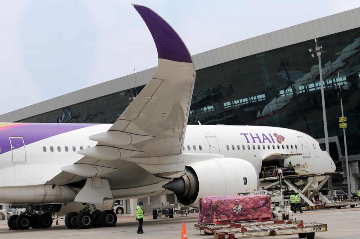 Dubai International Airport cargo handling