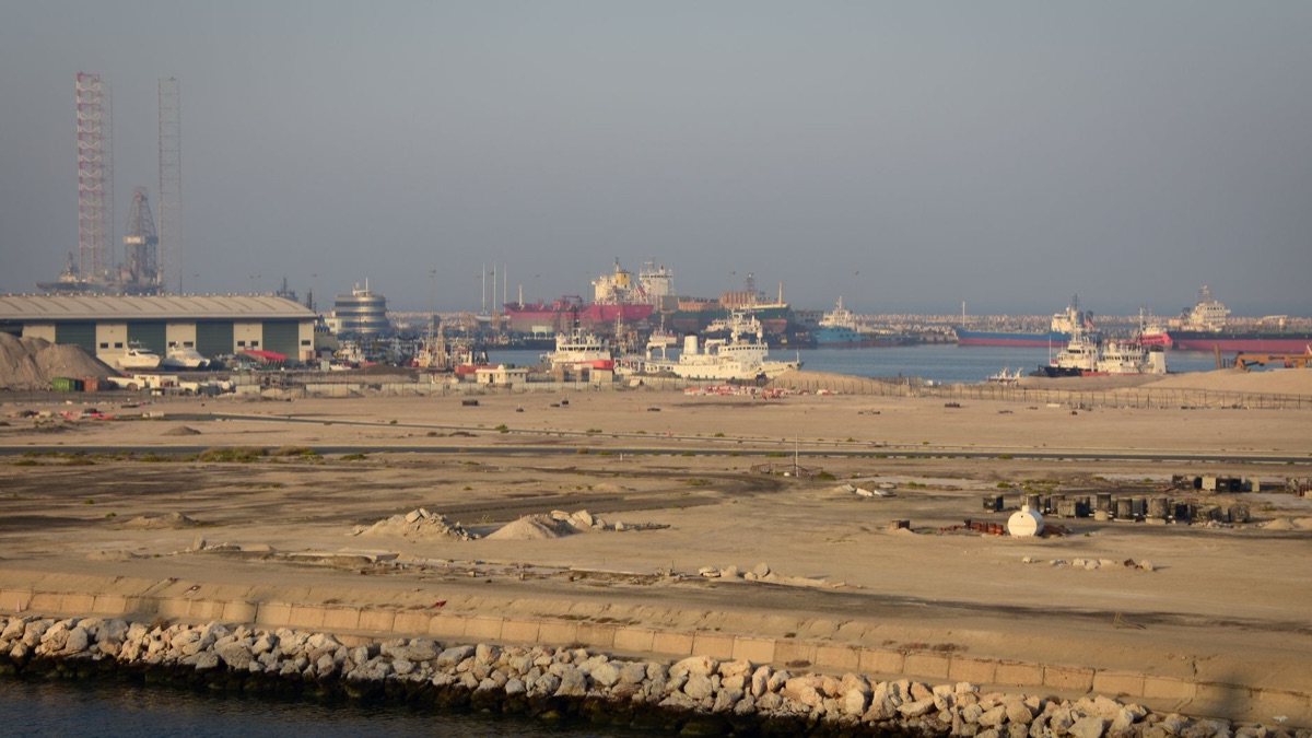 dubai oil well