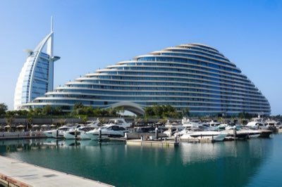 Dubaï : Le cœur battant du luxe, où dormir pour vivre l'émirat ?