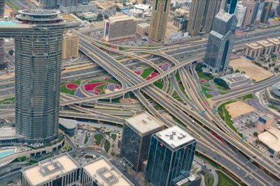 Dubaï : MOE vs Souks, quel voyage authentique choisir pour vous ?