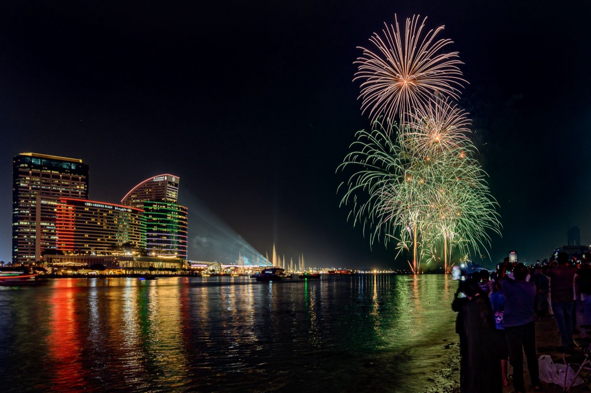 dubai festival crowd