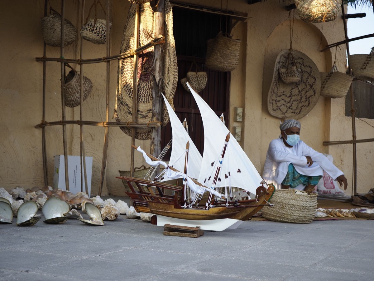 18eekende Dubai trade ship